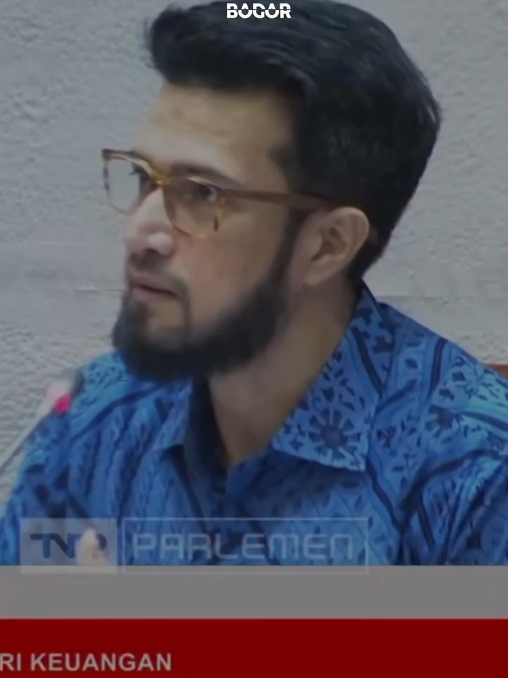 Anggota Komisi XI Dewan Perwakilan Rakyat (DPR) RI, Primus Yustisio, mengusulkan kepada pemerintah untuk menyalurkan gas subsidi LPG 3 Kilogram menggunakan Barcode. Menurutnya sistem ini bisa dimanfaatkan agar penyaluran subsidi dapat tepat sasaran. Sebab ia melihat saat ini masyarakat bahkan hingga pelosok sudah menggunakan smartphone. “Nah, ini bagaimana caranya tabung melon yang 3 kg itu menggunakan barcode. Kepada siapa (disalurkannya)? Kalau saya beli pakai barcode kayak gitu, tidak bisa. Nah, ini penting, ini salah satu contohnya,” ucap Primus, dalam rapat kerja dengan Menteri Keuangan, Purbaya Yudhi Sadewa, Selasa (30/9/2025). Video: Youtube TVR Parlemen #radarbogor #bacaradarbogor #lebihdarisekedarkoran