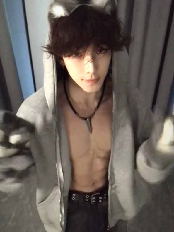 谁拿了我的魔爪～ #反差 #爆改 #卷毛  