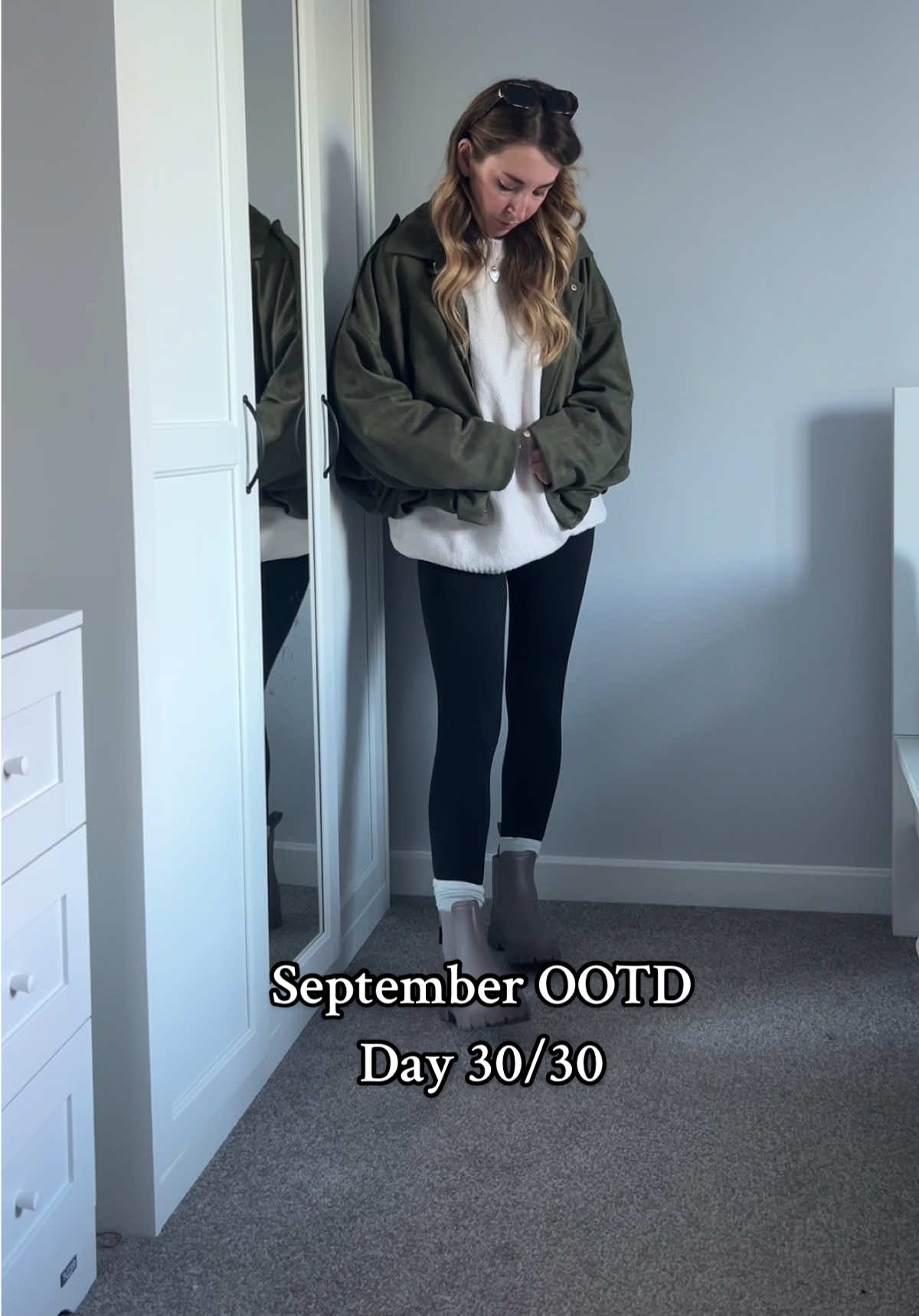 It’s the last day of September and it’s a day for comfy knits and THE viral jacket of autumn that I don’t think I’ve taken off since it arrived last week 🍂 Who’s ready for October?! ✨ #endofthemonth #september #septemberoutfit #CapCut 
