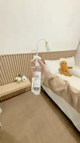 buka pintu kamar langsung di sambut aroma relaxing kayak masuk kamar hotel suka banget..🥹🫶🏻🥰✨ #linenspray  @Sebut