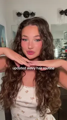 updated wavy hair routine!! I go in-depth here, lmk if you have any questions!! #wavyhair #curlyhair #wavyhairroutine #hairroutine  (hook idea from @AVA MINA)  products: @Living Proof, Inc. @Cake Beauty @Renpure 