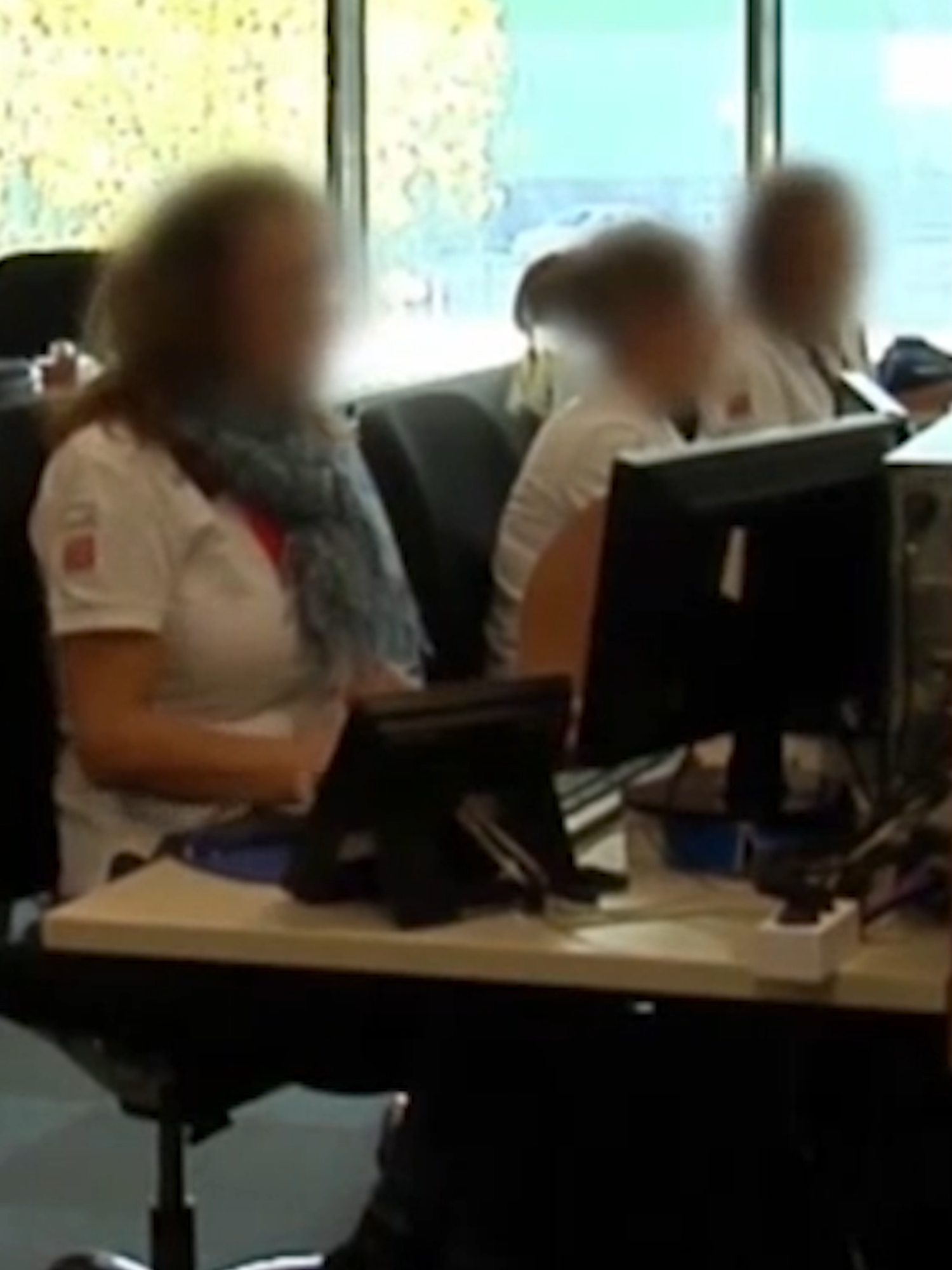 Una víctima recoge más de 27.000 firmas para exigir el buen funcionamiento de las pulseras antimaltrato tras múltiples fallos del sistema #noticias #noticiastiktok #news