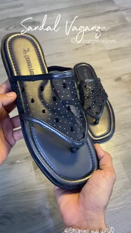 New Sandal🖤 Buat sehari hari nyaman bangett👉🏻👍🏻buruan payment sekarang 🤩🌸 #fyp#sandal#sandalwanita#foryou#greenlove💚sobatgreenlove💚  