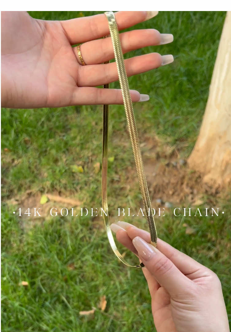 This is a one 4K gold blade chain available in four sizes suitable for both men and women and there’s a limit discount. Hurry up and grab it !#bladechain #blade #lift #giveyourgift#girlfriend 