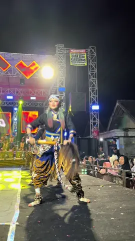 Siap…siappp…the nyai bendolegi @𝐦𝐚𝐫𝐬𝐡𝐚𝐲𝐚𝐧𝐠 dalan gunung🙌💃 @Saleho Karya Budaya ID @ABAH LALA REAL #ilhamvys #ilhamvysstory #salehokaryabudayaindonesia #saleho86 #salehokaryabudaya #saleho 