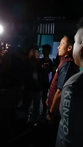 Malam ini pengrebekan pangkalan gas elpigi di Jalan Bangau 4 Perumahan Sidomulyo Pekanbaru... #pangkalangaselpiji #ilegal #pekanbaru #riau #fpkb @MASRIL ARDI 