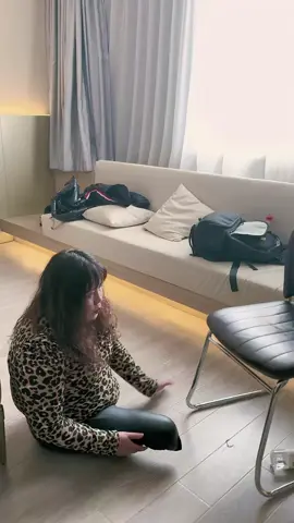 Barbie DAK amputee pushing a chair: www.amputeeclub.com #amputee #dak #legless #nolegs #nolegsnolimits 