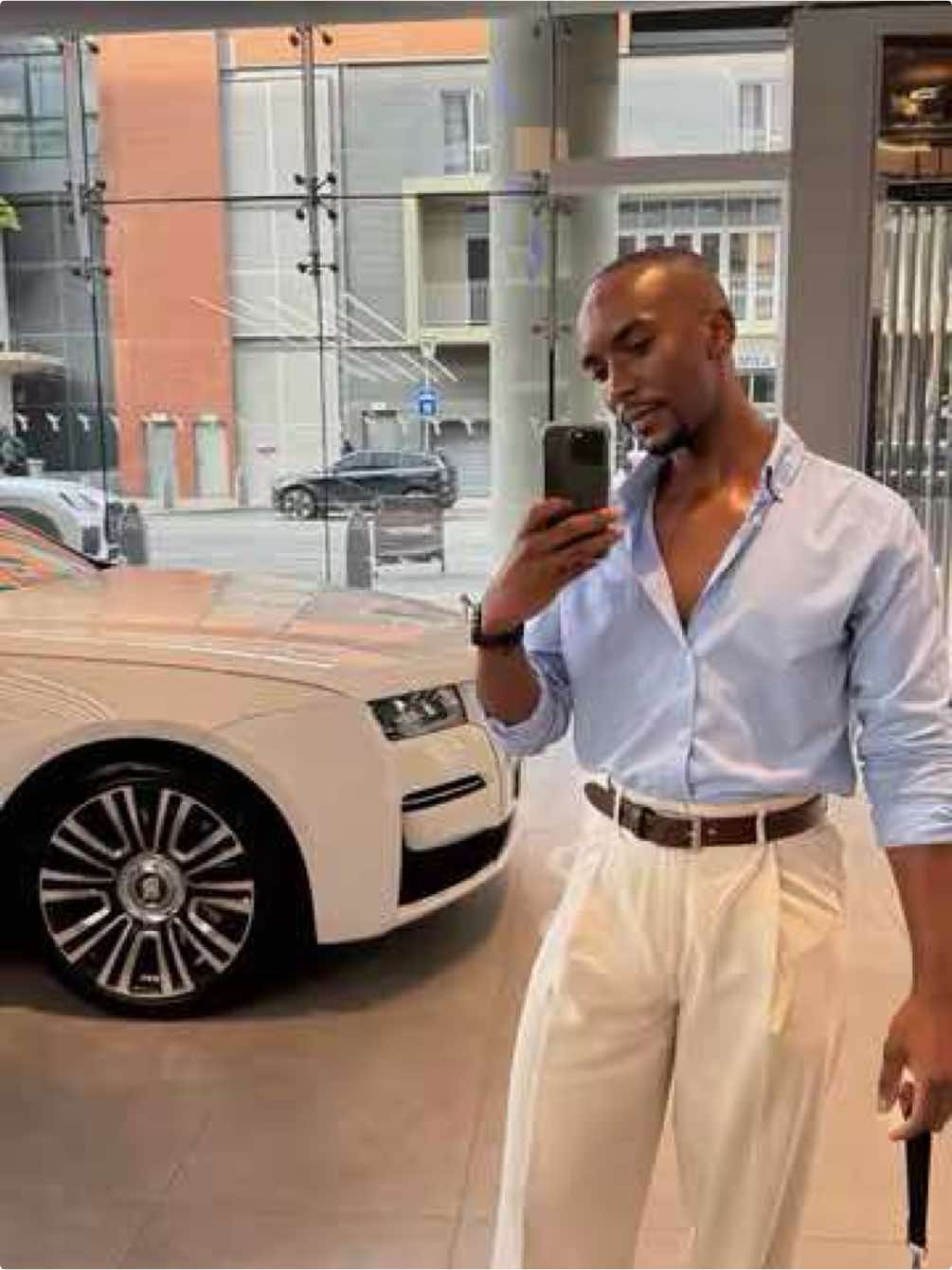 @sine._madondo not quite the Silver Dawn you’re referring to, but I dared to dream… #openthedoor #rollsroyce #satiktok🇿🇦 #trendingvideo #fyp 