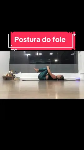 Vem praticar comigo a postura do fole.  Extremante benefício para nossa região intestinal: para ajudar no alívio de gases, constipação e no inchaço abdominal.  Faça preferencialmente em jejum.  Boas práticas.  Namastê🧘‍♀️✨ #yoga #yogaterapia #yogacanasvieiras #yogaparatodos #divinayoga 