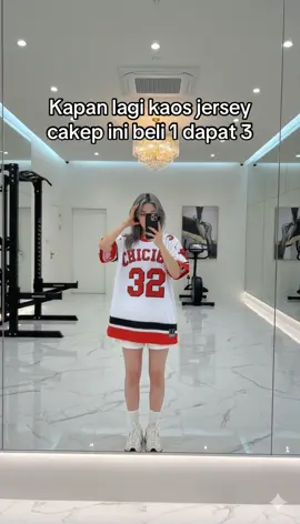 Ketinggalan banget kalo gak punya #kaosjersey #jersey#jerseymurah #kaosviral #outfit 