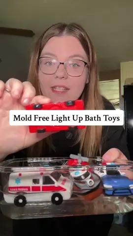 It comes in a 6 pack! #moldfree #moldfreebathtoys #lightupbathtoys #momhack 