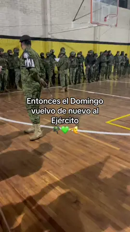 De nuevo a lo nuestro 🪖💚#ejercitoecuatoriano🇪🇨 #viralvideostiktoks #tiktokviral #sigueme_y_te_sigo #soldadoundiasoldadotodalavida 