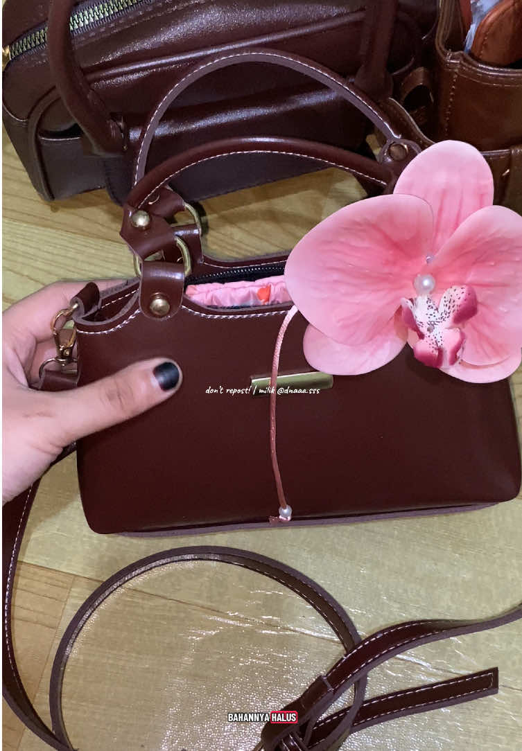 harus punyaaaaa #tasselempang #shoulderbag #taswanita #tascantik #tasmini 