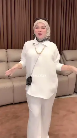 Cantikkkknyaaa nampak classy gitu blouse kolar Nella Ironless ni harga tak masuk akal gaiss cepat2 grab#blouse #blouseironless #blousecantik #fyppppppppppppppppppppppp 