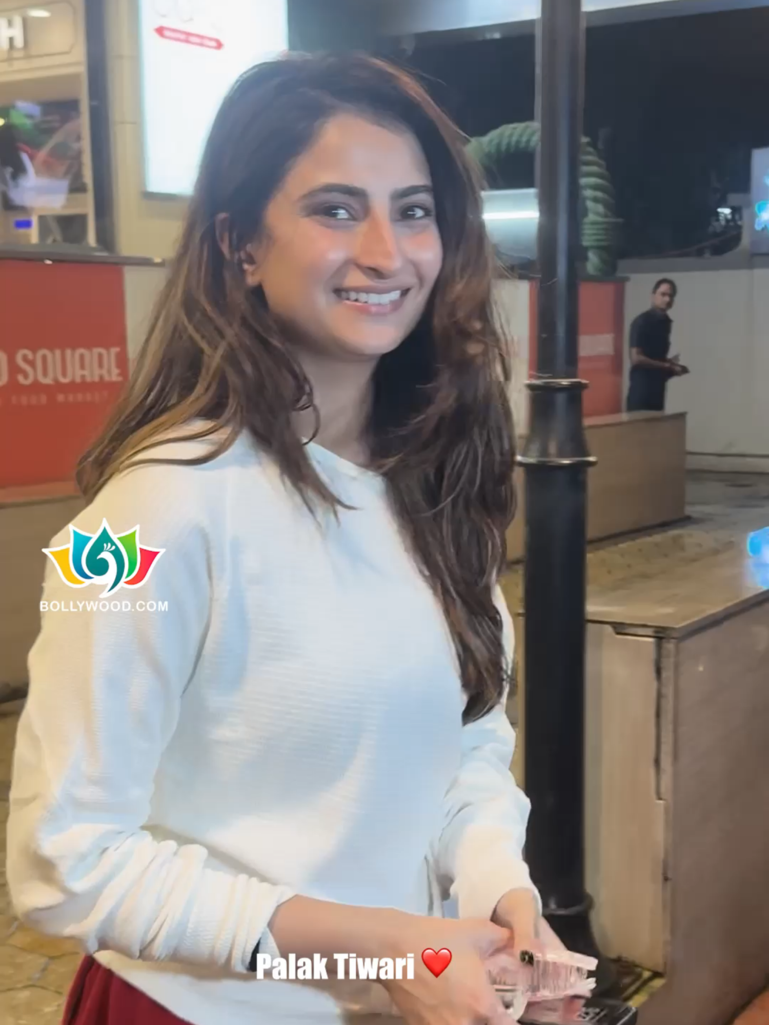 Bollywood actress Palak Tiwari spotted in Bandra, Mumbai. She's wearing a casual outfit! 💖 #bollywoodactor #bollywoodactress #bollywoodcelebrities