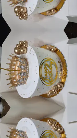 Algunos trabajos en tendencia de la corona y el glitter. #