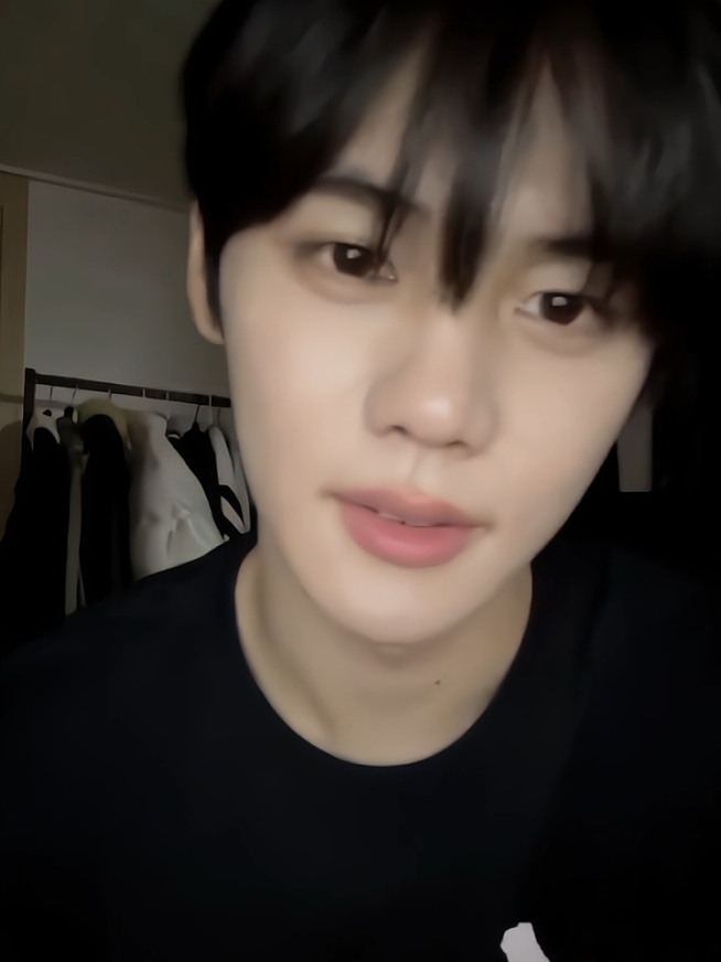 Gyuvin looks very handsome tonight #kimgyuvin #gyuvin #zerobaseone #live #fyp 