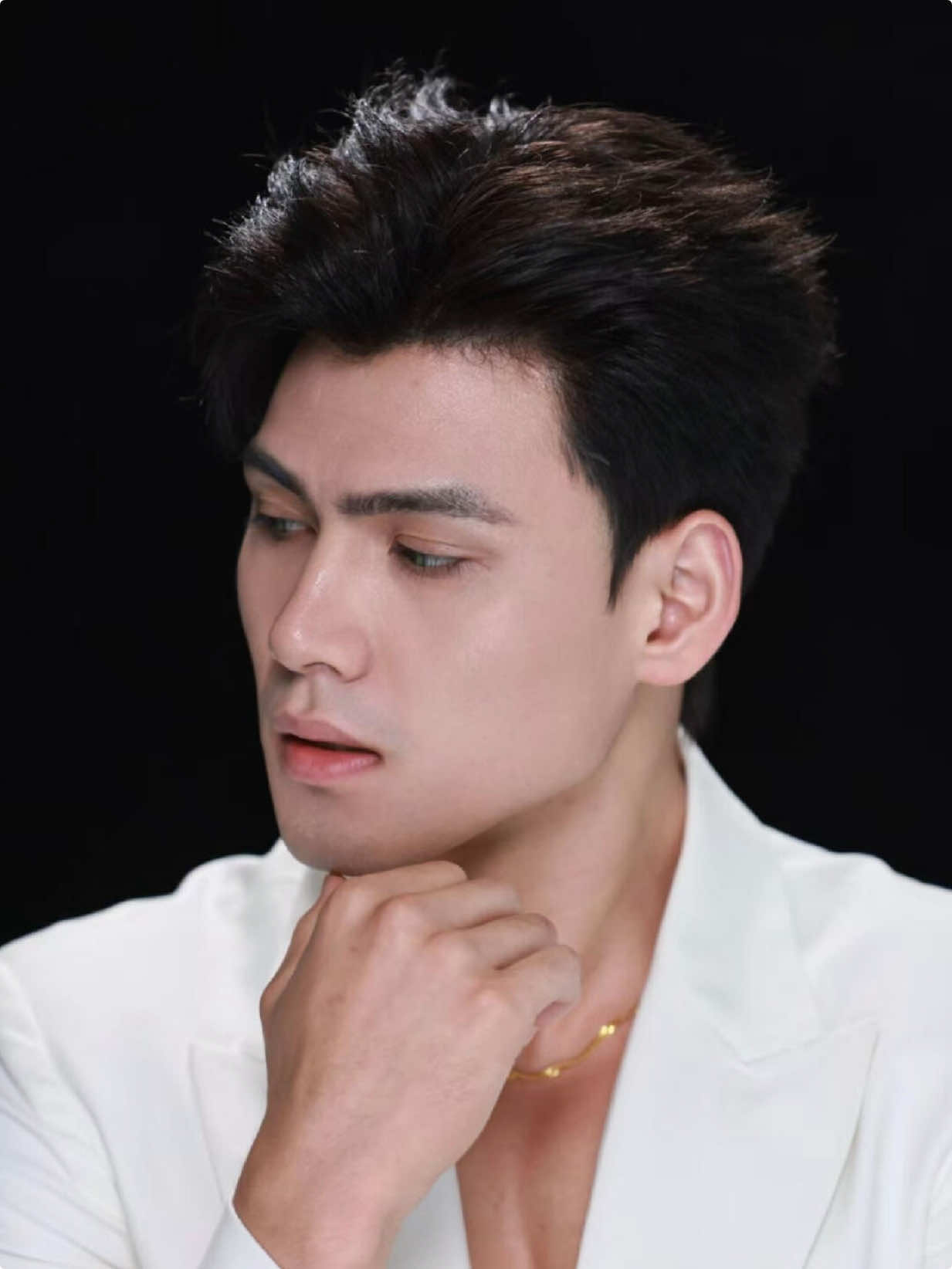 Nâng cấp vẻ điển trai, nam tính với điêu khắc chân mày nam sợi hairstroke. #dieukhacchanmay #dieukhacchanmaynam #drohaeyebrows #drohabrows #droha #meibrows #meieyebrows 