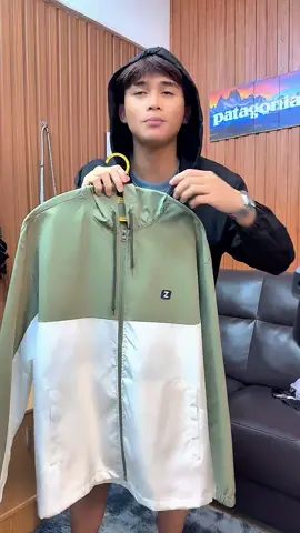 Waterproof 90% #fyp #jacket #waterproof #unisex #tiktokshop 
