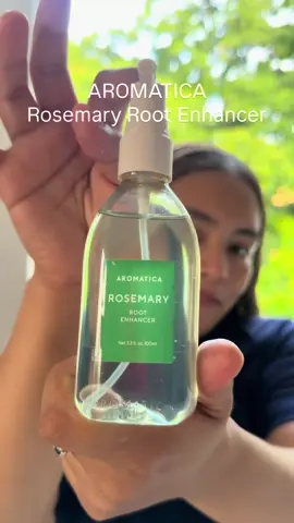 ✨ Aromática Rosemary Water ✨ A natural elixir that strengthens your hair, stimulates growth, and refreshes your day. 🌿💧  The perfect touch to bring life and shine to your hair with the power of nature. @Aromatica Global  #creatorsearchinsights #hair #ugc #hairstylist 