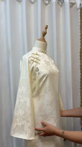 + 1 mẫu vào BST Tết nè cả nhà ơi 🪭 #xuhuong #lenxuhuong  #aodaitet #aodaicuc 
