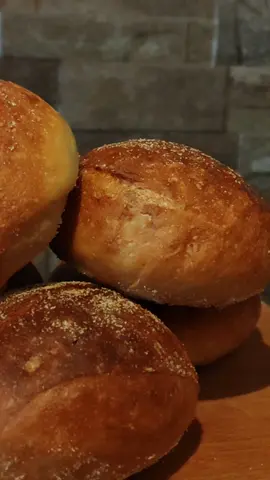 Rainy days are the best when baking bread! ❤️ #bread #breadmaking #breadbaking #breadlover #breadoftheday 