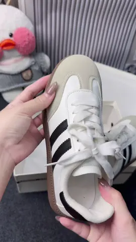 Giày xinh mà giá chỉ đâu 1 thôi ý#giaythethao #giayxinh #lalareview2 #giayhottrend #giaynu 