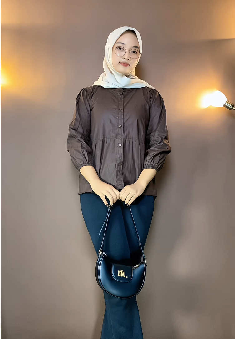 Rekomen blouse super gemas bahan halus adem poll best. Yukk buruan chekout di keranjang kuning ya🫶🏻🤎#rekomendasioutfit #rekomendasi #blouse #fyp #fyppppppppppppppppppppppp 