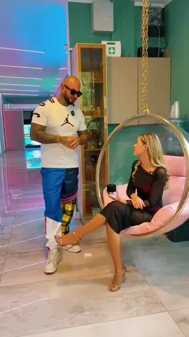 În goana după aur la  @Studio 30 Bronze @im_stefania_03 #studiobronzare #bronz #aur #lingouaur 