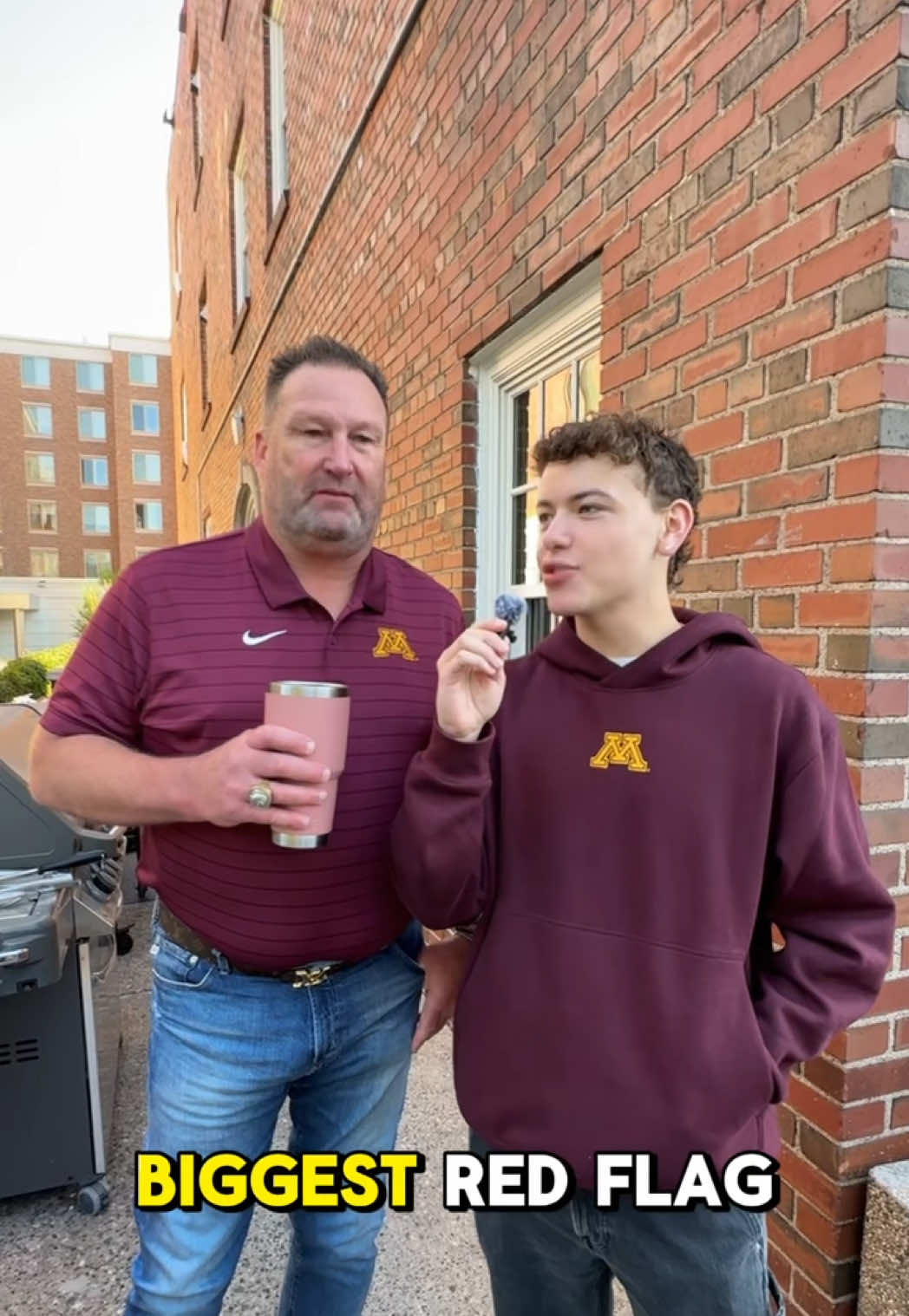 Nothing like mom calling you out on camera 😭 #gophers #minnesota #umn #college #barstool 