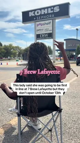 This lady said she was going to be first in line @7brewcoffee Lafayette location 🤷🏽‍♀️ oh that lady is me 🤣🤣🤣 #7breworder #lafayettelouisiana #lafayette 