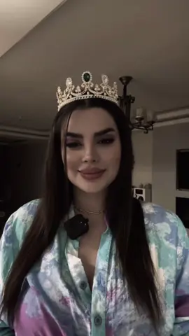 بفرست براي اوني كه ميدوني؟؟!✌️✌️✌️