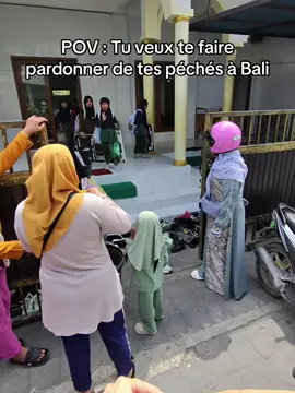Regardez juste l’éducation des enfants ici à la fin #bali #indonesia #ostentation #jefaiscapourlesmeuf 