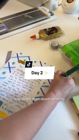 Welcome to Day 2 of finding my spark ✨ Every time I open my empty mailbox, I always think: why not make snail mail a thing again? Doing this felt like a mini creative project 👩‍🎨 Way better than doomscrolling, and it made me feel connected in a way a phone never could So yeah — snail mail isn’t dead, it’s just waiting for us to bring a little spark back to it 🤷🏼‍♀️