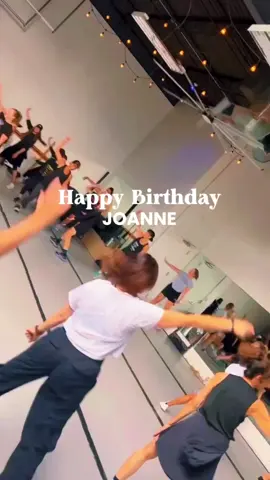 What a fun morning celebrating the birthday girl 🎉 Happy Birthday Joanne 🎈🎈 @dancerjoey1  Thank You @djskillz_nj 🎶  #birthday #fun #danzhousefitness #dancefitness #nj #tintonfallsnj #class #classes #workoutmotivation #workout #fitfun #nj  🎥 @cait_anne