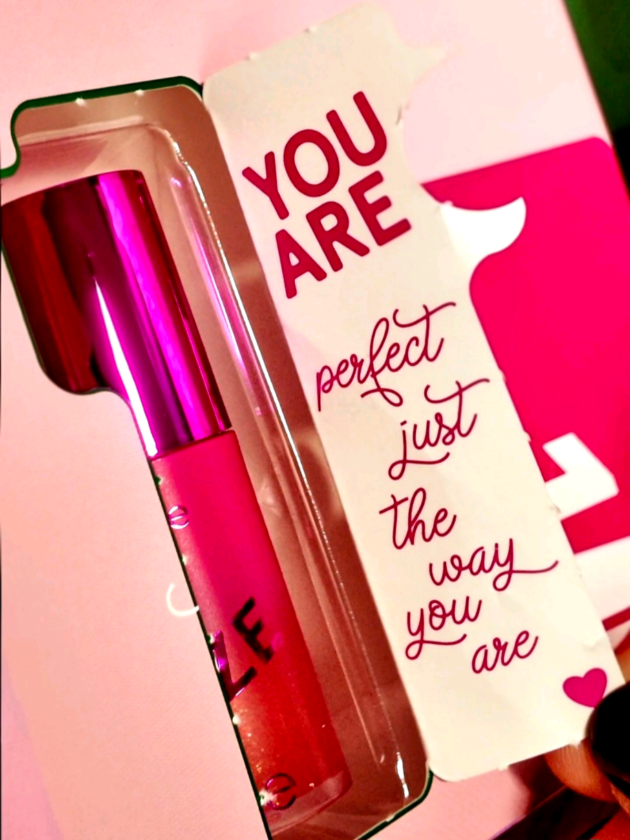 Essence advent kalendar 🎁 #essence #essence #makeup #adventcalendar #foryoupage  @essence.cosmetics 