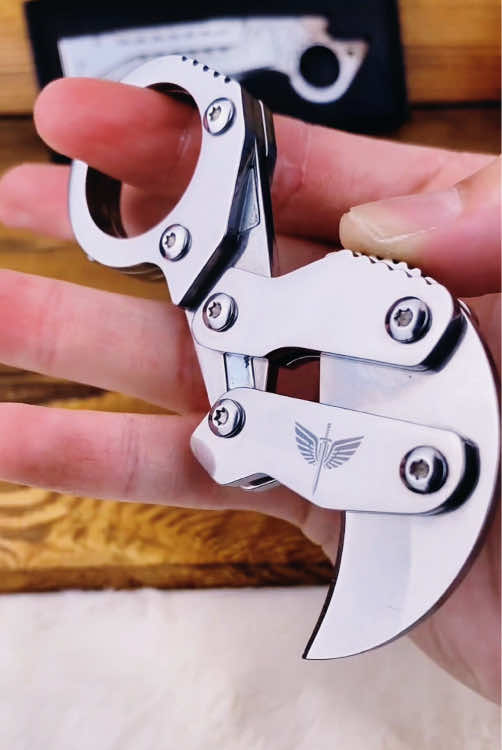 Do you want one?#fyp #knife #hakatoy #gadget #foldingknife 