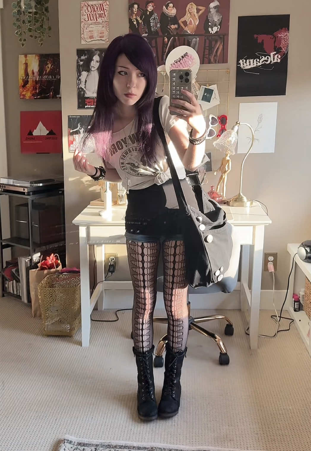 this song brings me right back to middle school 😭😭 #tumblraesthetic #2010stumblr #purplehair #tumblroutfit #patd