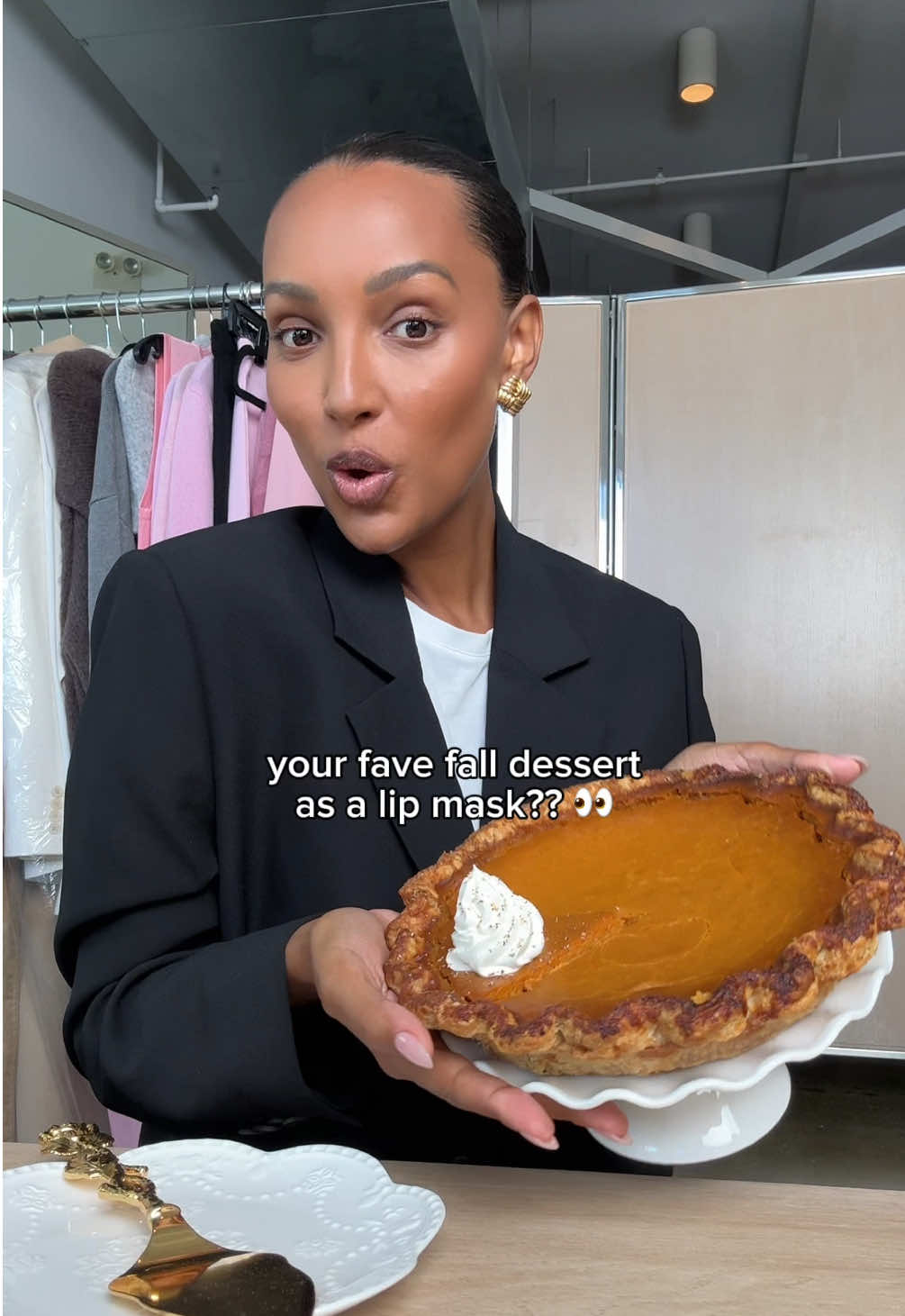 If fall had a scent, this limited-edition jar would be it 🍂 The sweet, cozy, spiced scent? Had @Jasmine Tookes instantly in her feels. This limited-edition cult-fav wraps lips in 8 hours* of overnight hydration- like dessert while you dream. Shop now @sephora, #sephora @Kohl’s, and on our site. #Laneige #lips #fall #pumpkinseason 