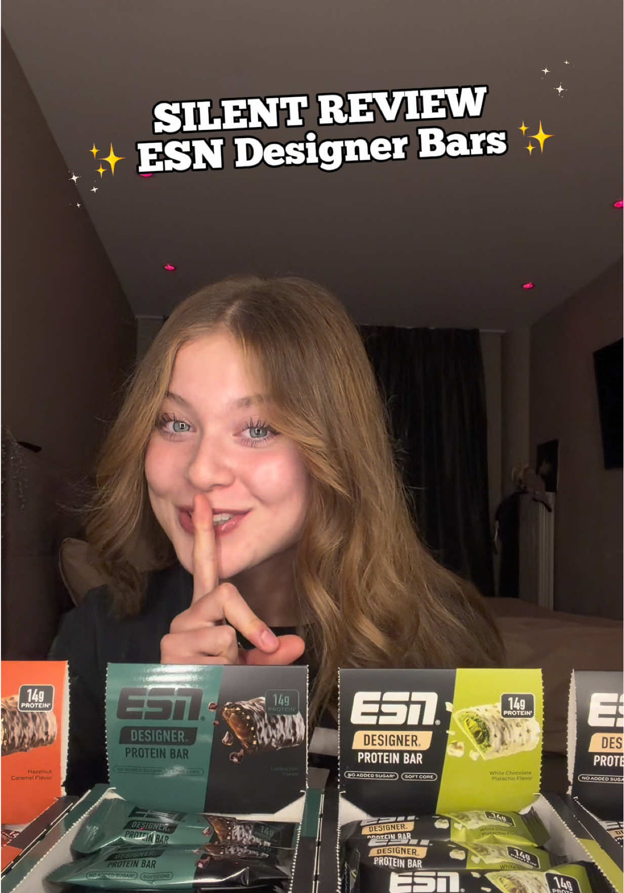 De Designer bars… oprecht de perfecte eiwitrijke snack die je zonder schuldgevoel kunt eten, gemakkelijk mee te nemen is & naast dat ook echt ONWIJS LEKKER smaakt! 😍 WOENSDAG 1 OKTOBER 18:00 WORDEN DE VOLGENDE SMAKEN GERESTOCKED: - Lebkuchen ✨ - Hazelnut Caramel 🌰 - Cookie Dough 🍪 Code “JASMIJN” geeft je hier 20% korting op & verder is er 50% korting op samples & 25% korting op Designer Whey 🤎 @esncom.nl  #esn #silentreview #proteinbars #gym #supplementen 
