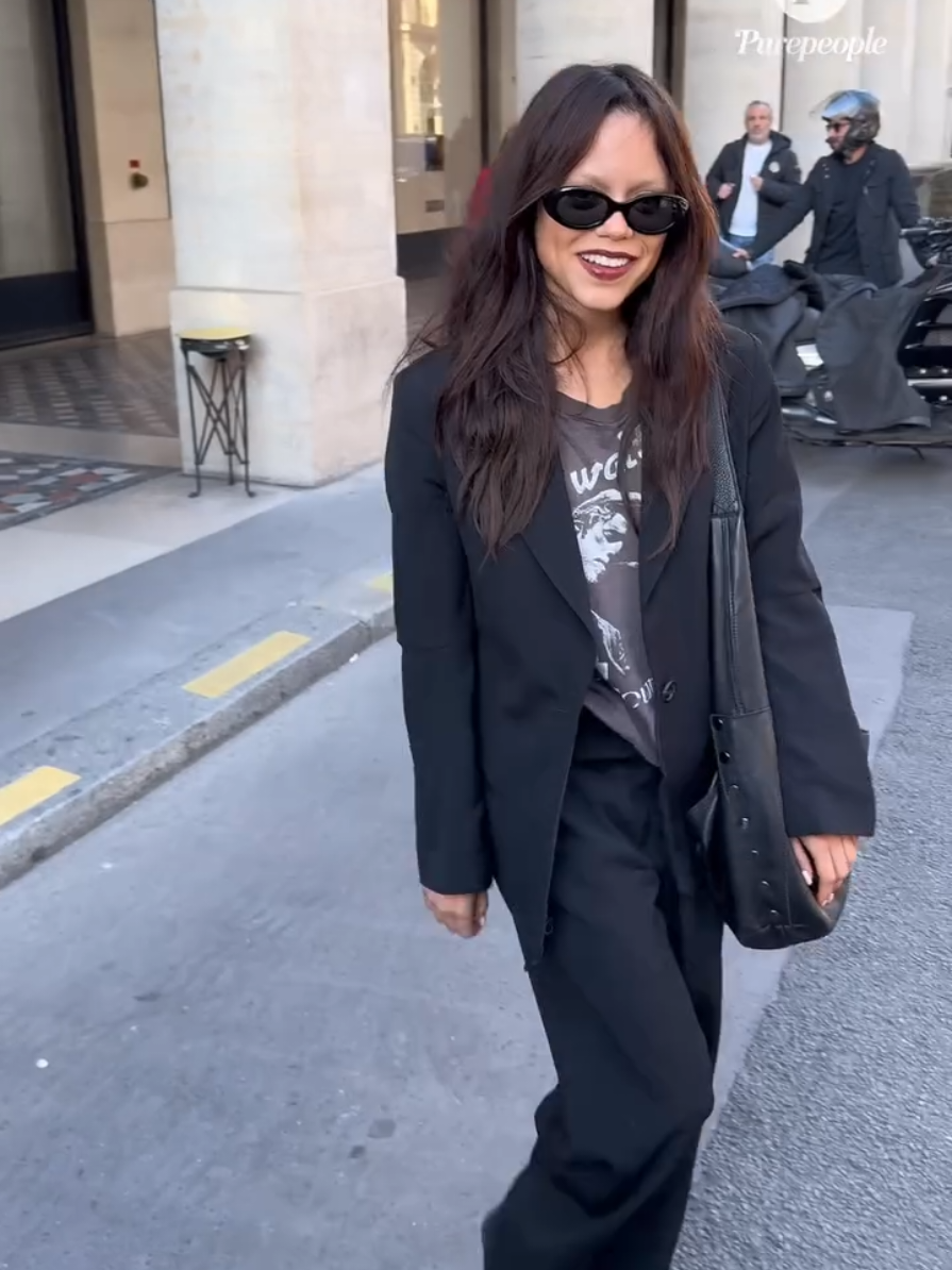 Jenna Ortega leaving the hotel Costes de FashionWeek in Paris, by purepeople Instagram.  #jennaortega #wednesdayaddams #jennastan #wenclair #recommendations #fy #fyp #viralvideos #foryoupage 