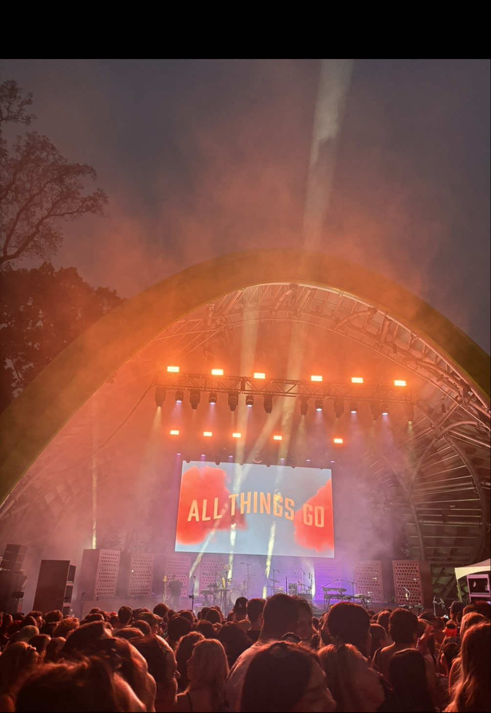 i haven’t been to a concert in quite some time, so shout out to @All Things Go for such a great sunday line-up 🥹🫶🏻 seeing @Djo perform ‘Back On You’ w/ @sarah g was a 10/10 experience  #concert #allthingsgo #djo #music #festival 