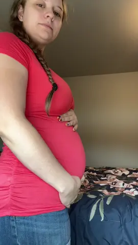 I’m actually almost 30 weeks but 🤷🏻‍♀️🤷🏻‍♀️#babyboy #pregnant🤰 #pregnancy #16weeks #29weekspreggo 