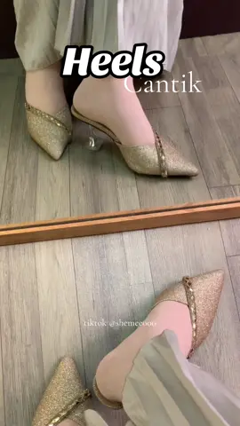 heelsnya cantik bangettt 😍 