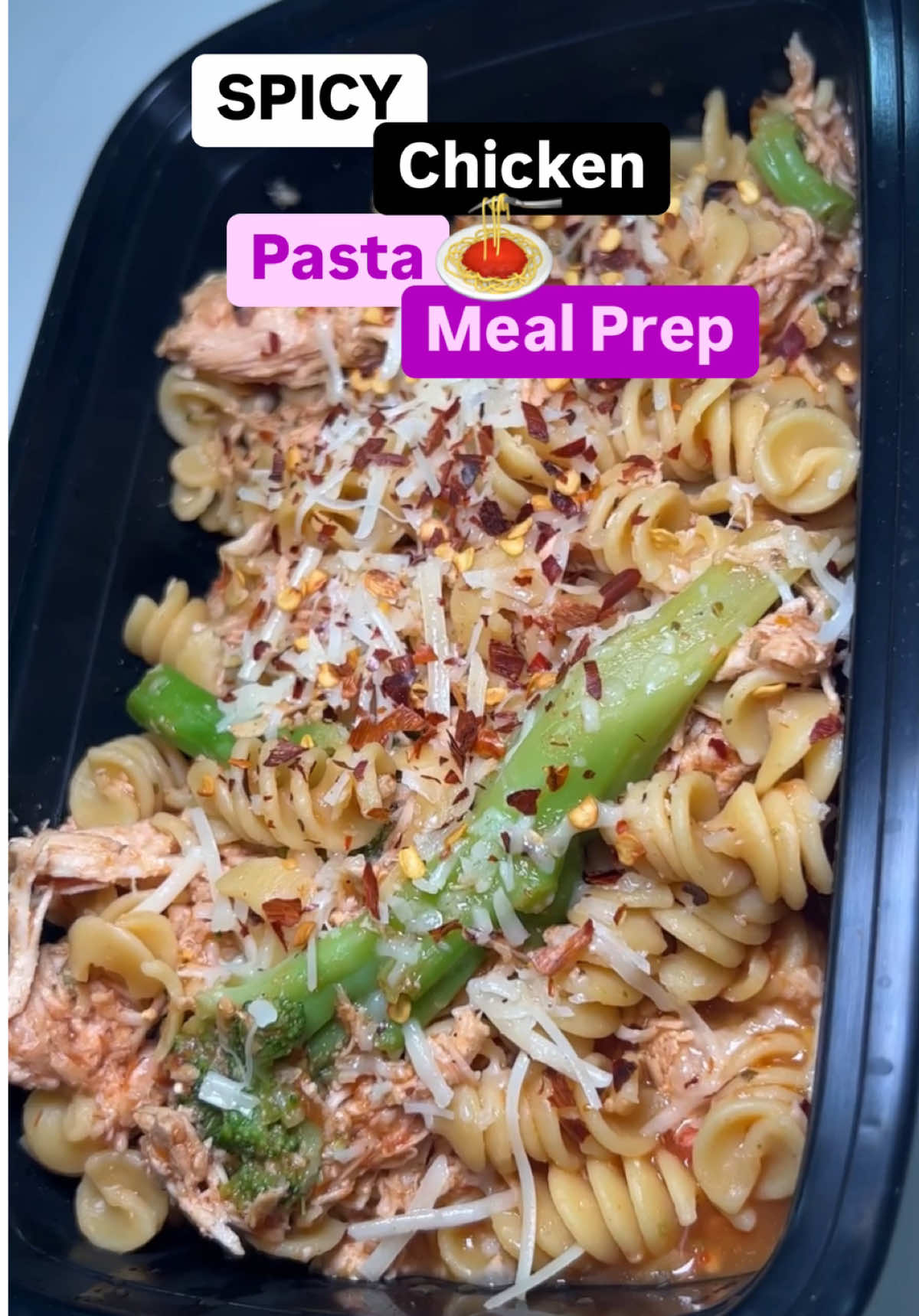 CHICKEN PASTA MEAL PREP 🐓 (Easy High-Protein Meals for Busy Moms Who Want to Lose Weight) Our NEW & revamped Weight Loss Accelerator Recipe Guide is here… and you can grab a FREE copy! 👉 Step 1: Comment RECIPES below so I know you want it. 👉 Step 2: Send me a quick DM that says “recipes” and I’ll personally send it right over! That way you don’t miss it if the comments get crazy 👀 Busy week? This Chicken Pasta Meal Prep is protein-packed, creamy, and the perfect way to stay on track without stressing about what’s for dinner. Bonus—it makes 8 full servings so your fridge is stocked! 🙌 📊 Macros per 2-cup serving (8 servings total): 438 cals | 47g carbs | 11g fat | 38g protein INGREDIENTS 4 tbsp garlic 3 large chicken breasts 4 tbsp Italian seasoning 1 tbsp Himalayan pink salt 1 box Barilla protein pasta 2 cups blended low-fat cottage cheese 1 cup mozzarella 1 jar pasta sauce 3 cups broccoli (fresh or frozen — blanch if fresh) Toppings: Parmesan + red pepper flakes INSTRUCTIONS 1️⃣ In your Instant Pot, add garlic, chicken, Italian seasoning, and salt. Pressure cook on HIGH for 45 mins. 2️⃣ While chicken cooks, boil pasta according to box directions. 3️⃣ Once chicken is done, drain liquid completely and shred with a fork. 4️⃣ Add blended cottage cheese, mozzarella, pasta sauce, and broccoli. Mix well. 5️⃣ Divide evenly into 8 meal prep containers (2 cups each). Top with parm + red pepper flakes. 6️⃣ Store in the fridge or freezer for quick grab-and-go meals all week. 💪 Comfort food, but high-protein and mom-friendly! #weightloss #weightlosstransformation #highprotein #mealprep #healthymealprep 