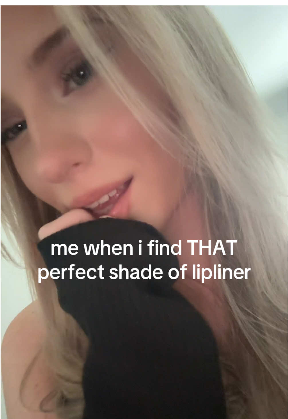 i swear it doesn’t exist #lipliner #blondegirl #fyp #relatable #pinterest 