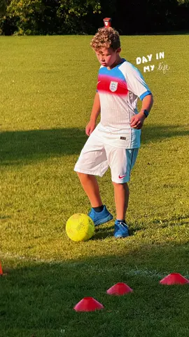 Tuesday means one thing: 1-2-1 defender training with Sam at Destination Sports. I’m putting in the extra work to be the very best version of myself—not just for me, but for my teammates too. Every rep, every drill, it all counts. What I do outside of team training and matchdays makes the difference on the pitch. #FootballJourney #CentreBack #DefenderLife #FootballDevelopment #NextLevel         