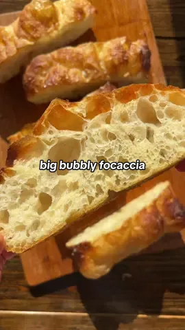 my ideal focaccia 🥹 super bubbly, soft, moist & crisp~ I love jiggling and tearing the dough 😩