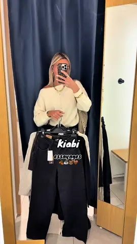 Essayages Kiabi 🐻 Références : Jean noir : EQL83 (25€) Robe pull beige/ marron : EPX09 (22€) Robe pull noire : EPX10 (22€) Jupe short marron : ELJ89 (18€) Pull beige : ENI42 (15€) Pantalon beige : EOA63 (18€) Robe pull beige ceinture : ETC01 (20€) #kiabi #kiabihaul #essayage 