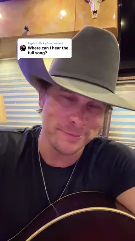 Replying to @Vicky.G This one’s been out for a while! Thanks for showing it love again TT! #fyp #countrymusic #musictok #mirrormirror #randallking 